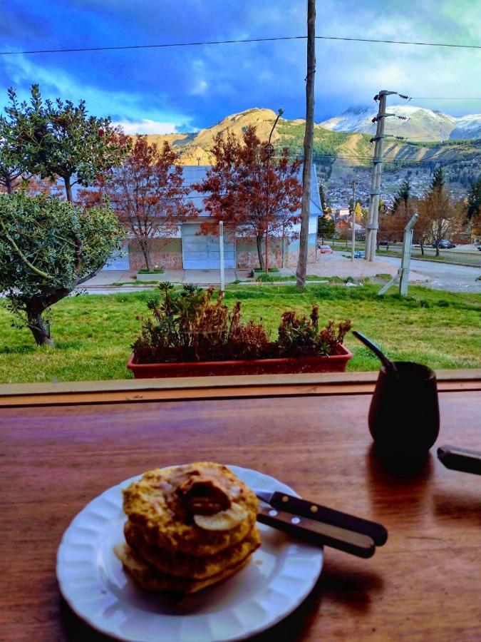Pinto Casa Hostel & Bar Esquel Buitenkant foto